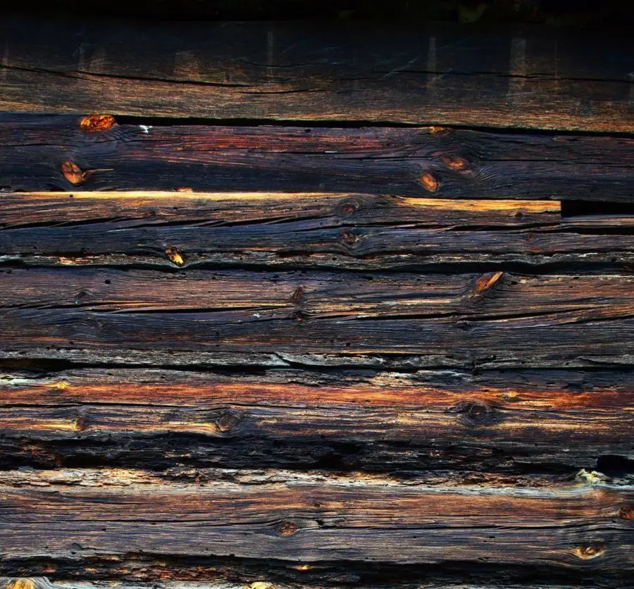 Rotten wood from deck that needs a demolition and removal